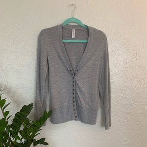 GRAY BUTTON DOWN CARDIGAN